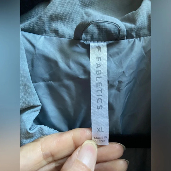 NWT Fabletics Riley Woven Trapunto Zip Up Vest Sz XL - Picture 7 of 10